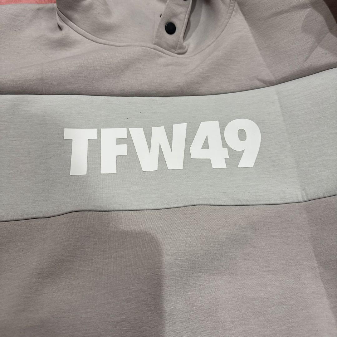 TFW49 カードボードフーディ　ベージュ　sサイズ