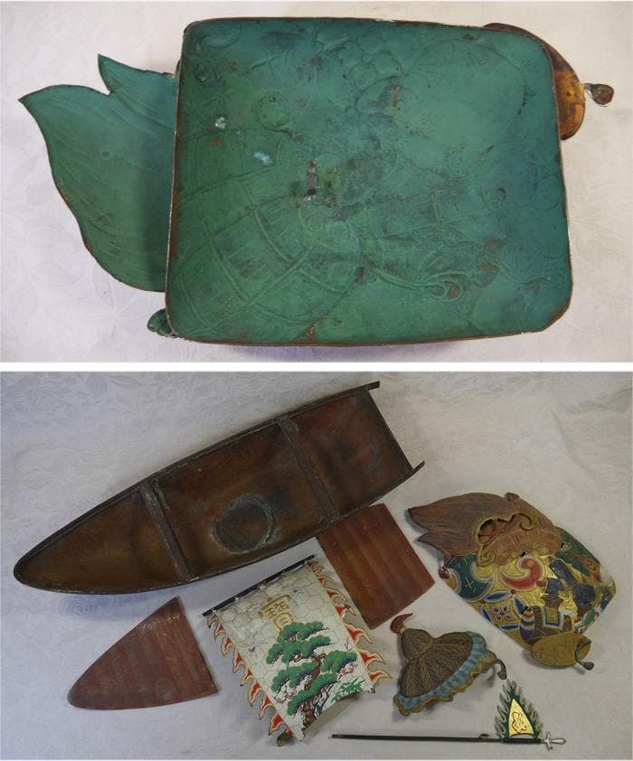 金工細工　宝舟　縁起物尽くし　45cm 迎春　笠・小判・宝珠・巻物・宝袋など