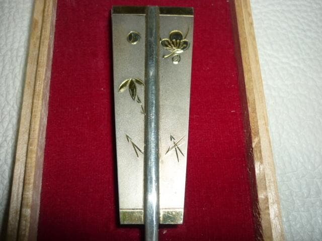 ◆未使用 大正時代◆山崎商店 ホシエス 純銀製 扇形 松竹梅彫金 楊枝入れ