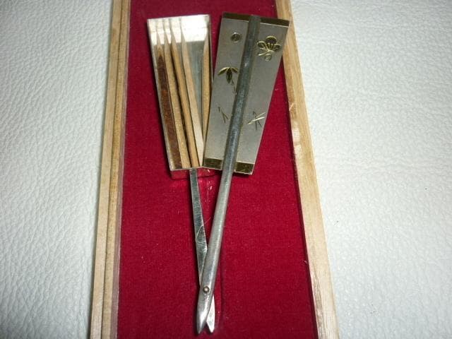 ◆未使用 大正時代◆山崎商店 ホシエス 純銀製 扇形 松竹梅彫金 楊枝入れ