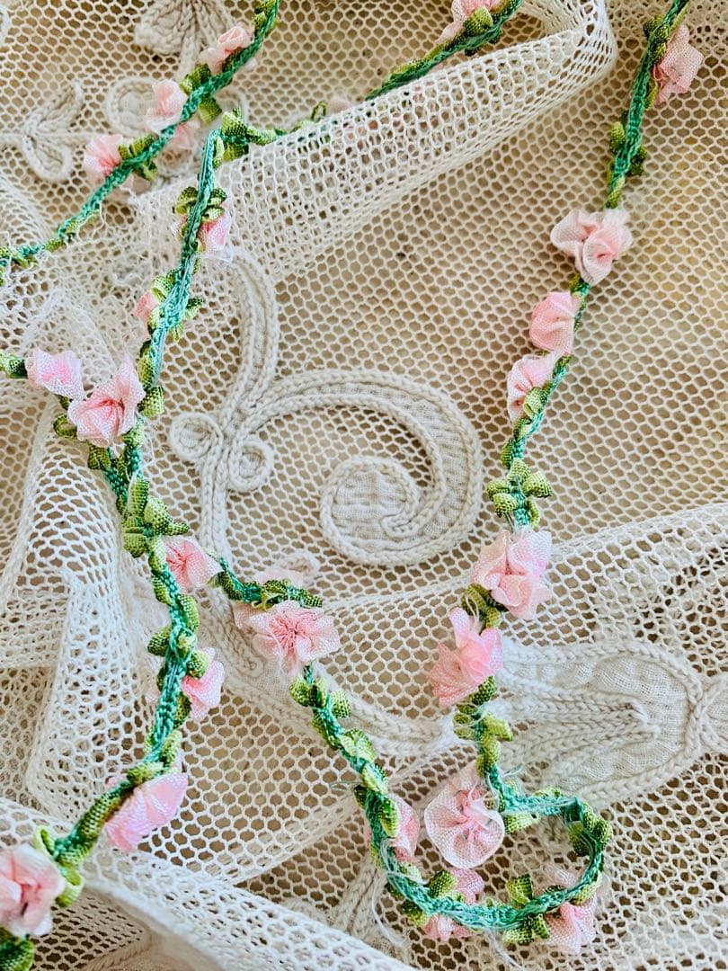 フランスビンテージ／アンティーク　ピンクフラワーロココリボン ※20cm〜カット