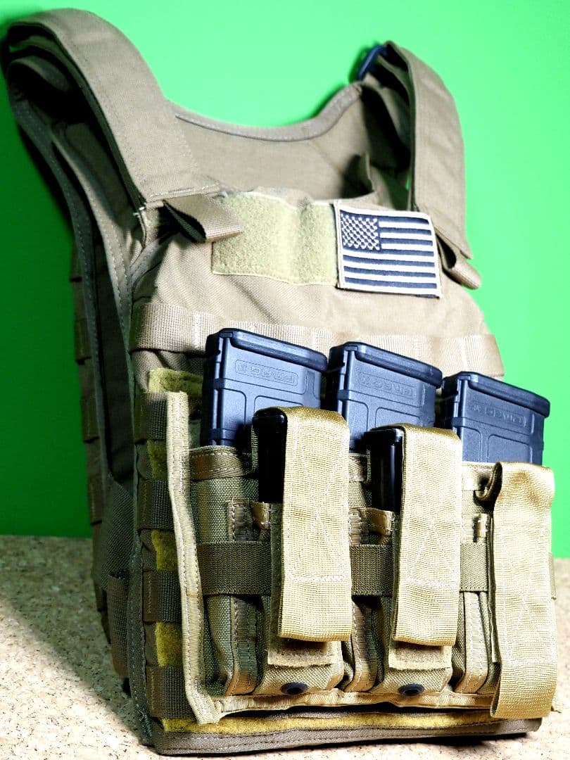 タクティカルベスト(ダイヤモンドバック実物)プレートキャリア(弾倉は含みません)