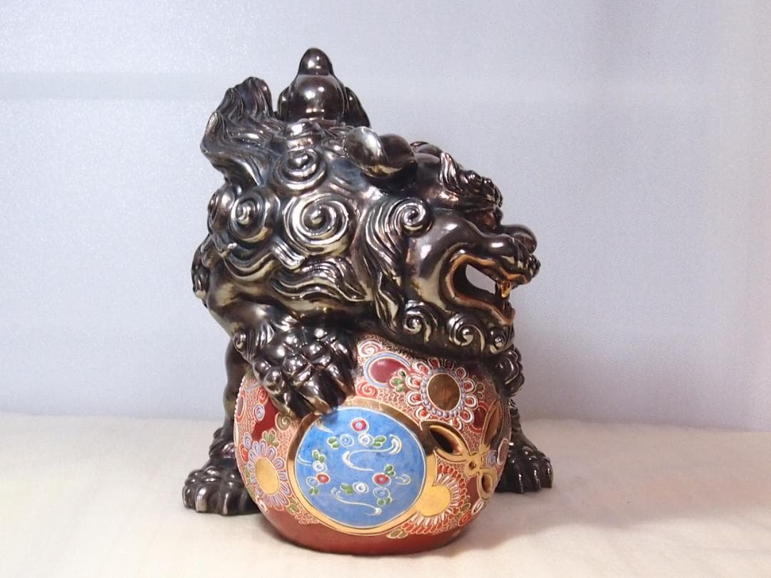 【希少・良品】九谷焼 狛犬 シルバー/銀色 玉乗り獅子/シーサー 魔除け 置物