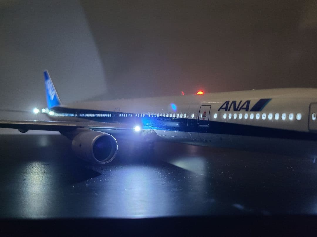 ANA Boeing 777-300 LED仕様 完成品