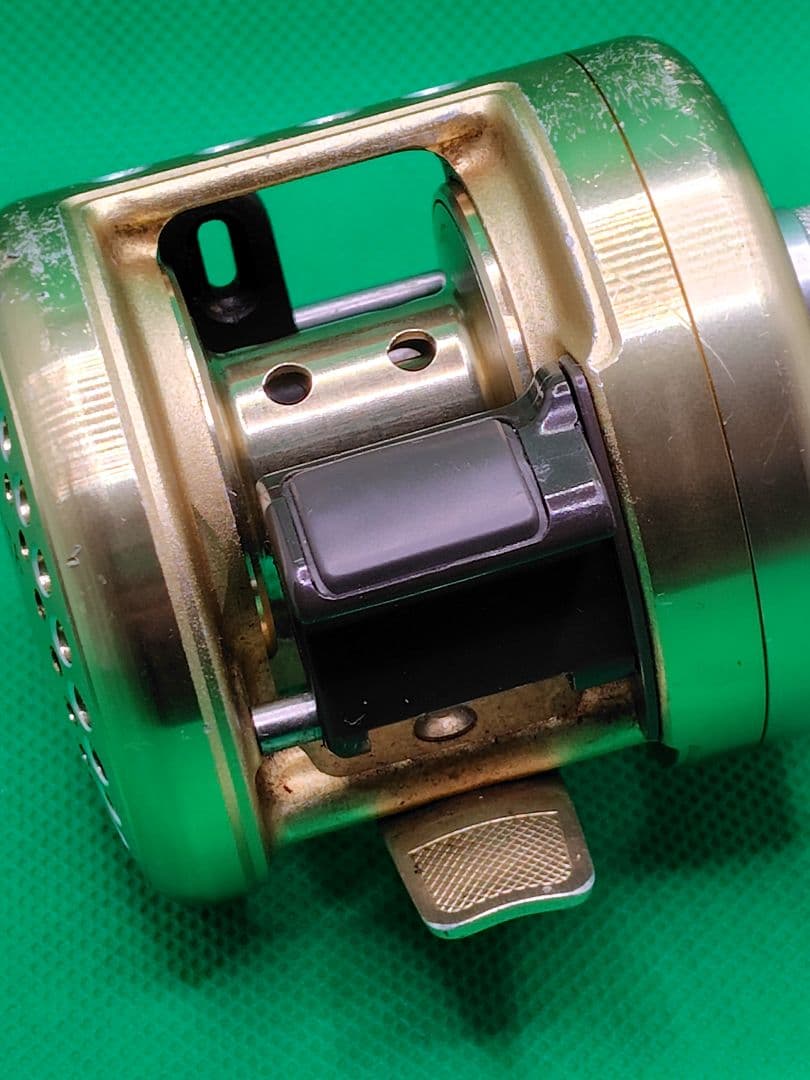 シマノ　ベイトリール　カルカッタ100XT