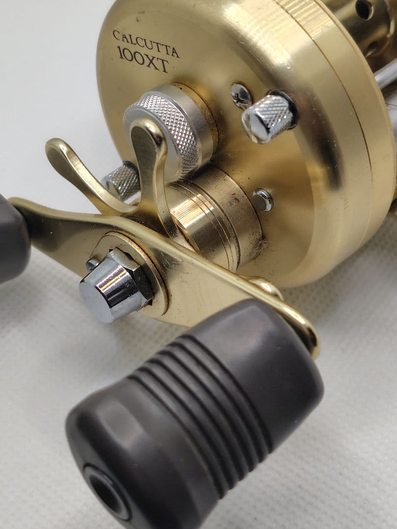 シマノ　ベイトリール　カルカッタ100XT