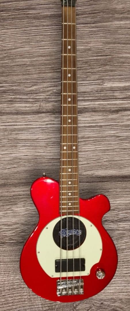 ピグノーズ Pignose アンプ内蔵 ベースギター キャンディアップル？