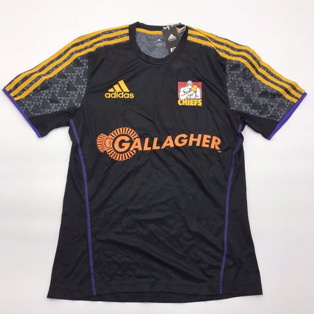 アディダス　チーフス　トレーニングジャージ