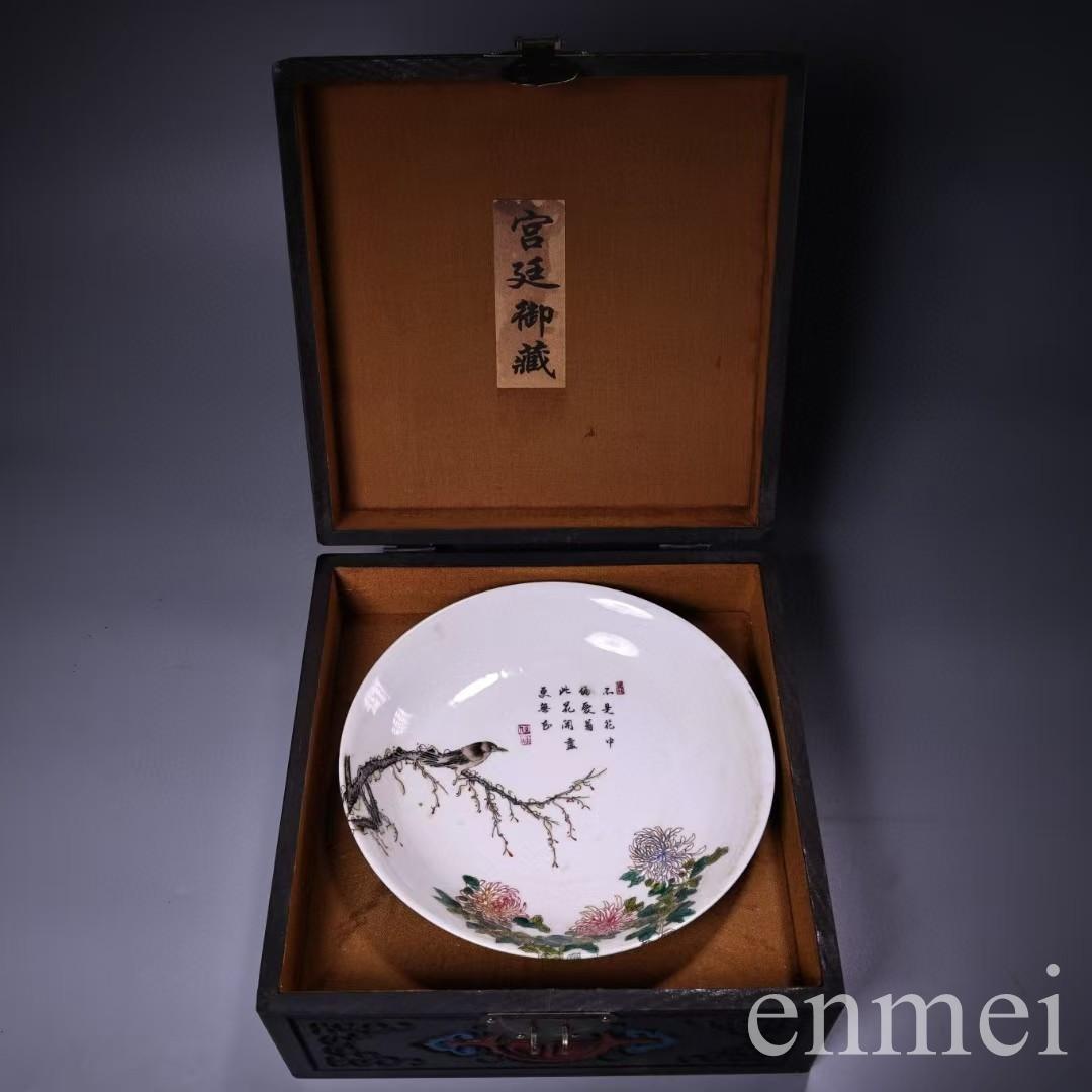 中国古美術・珍蔵粉彩・花鳥絵磁器の中皿・純手描き・木製箱付・置物・文房具・観賞皿