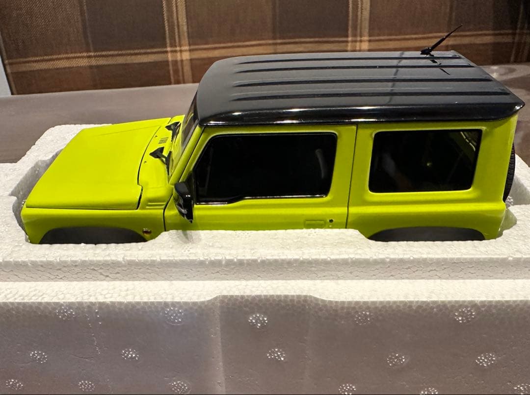 BMCREATIONSスズキ ジムニー ミニカー ライムグリーン1/18