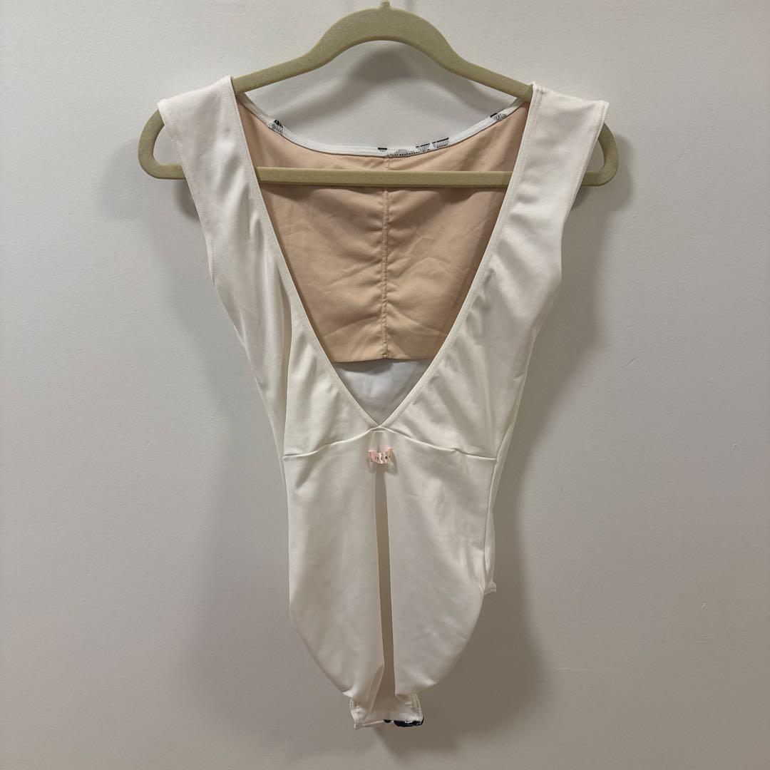 美品　stina レオタード　S