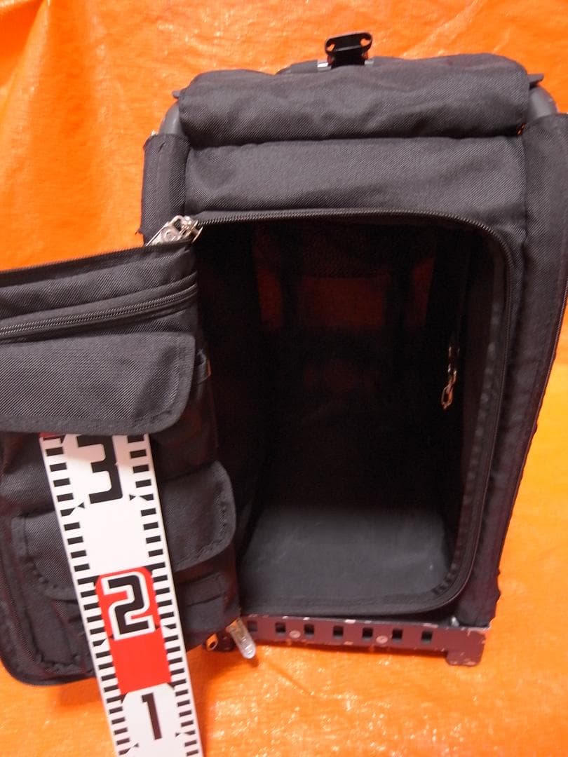 送料込み　ZUCA ズーカ SPORT スポーツ 座れるキャリーバッグ