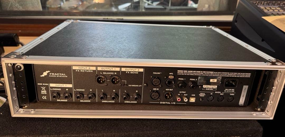 Fractal Audio Axe FX II XL+ & MFC101等