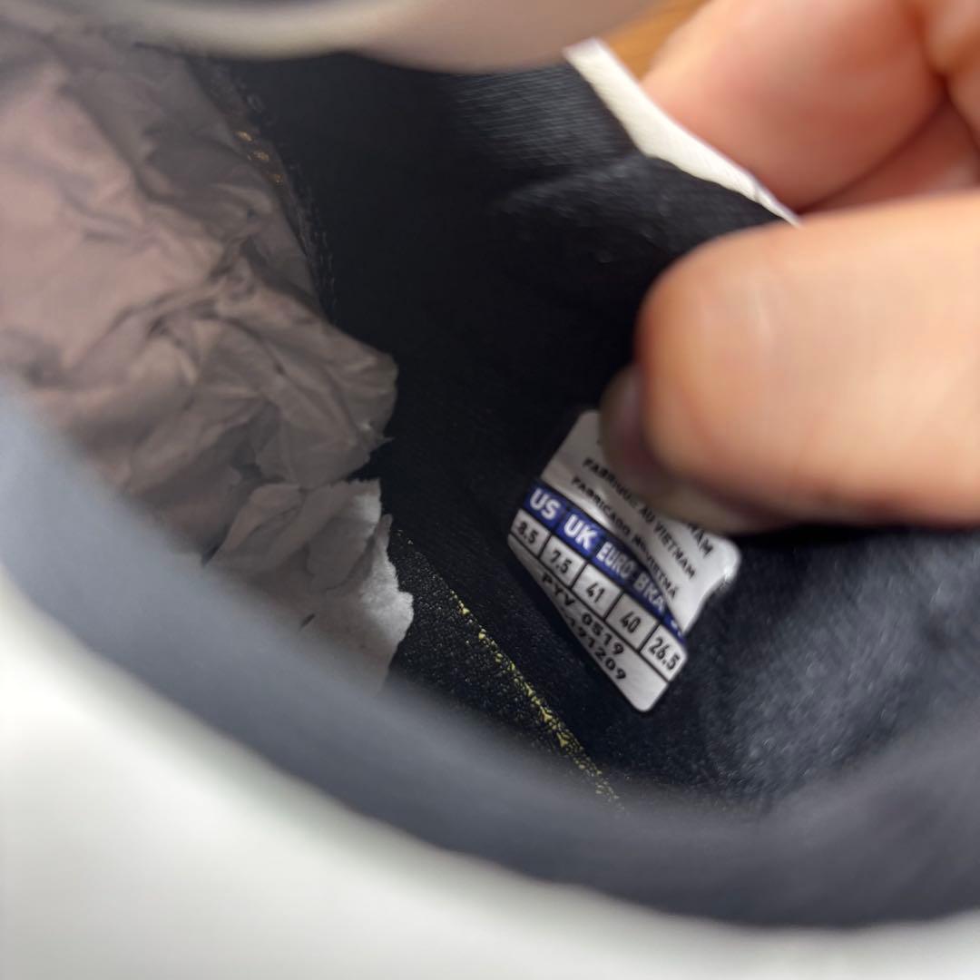 【未使用級】ミズノ　ウエーブモーメンタム エリート　　バレーシューズ　26.5