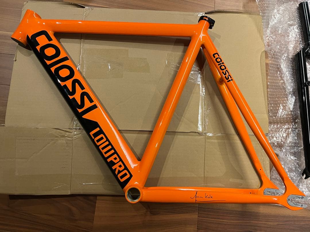 Colossi LOWPRO フレームセット