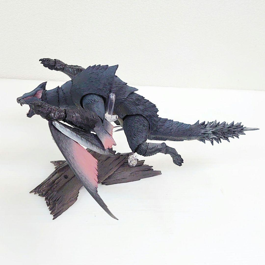 モンスターアーツ　ナルガクルガ　フィギュア　モンスターハンター