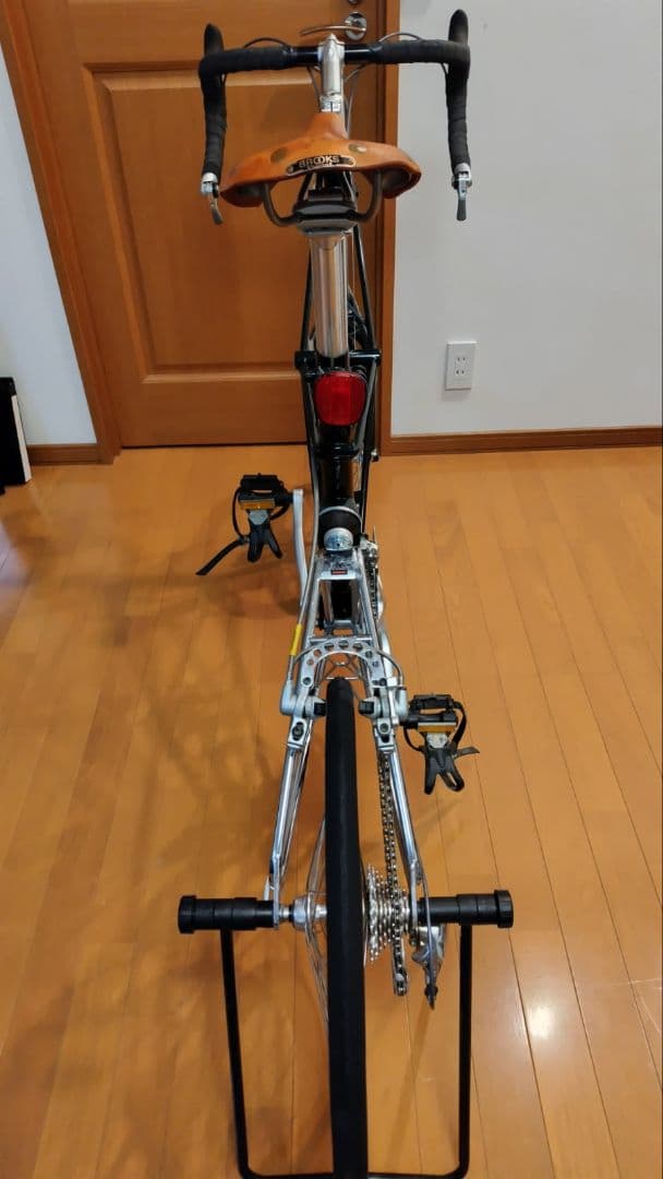 アレックスモールトンのAPB