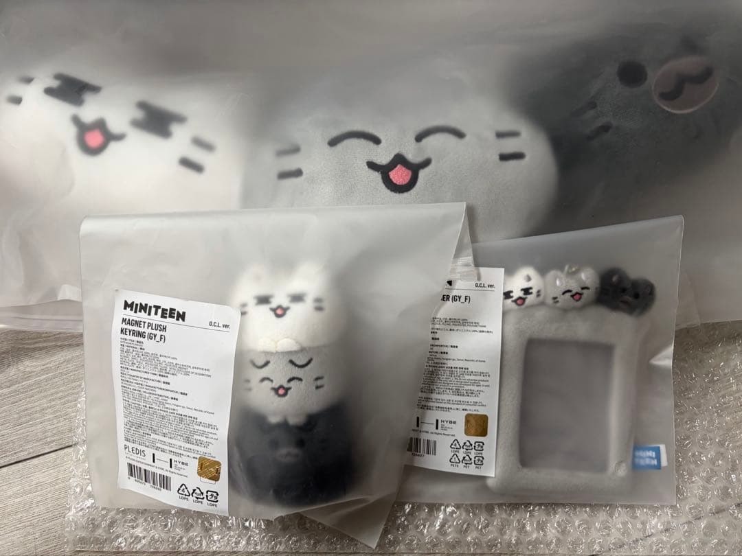 ジュンCARDHOLDER CUSHION MAGNETPLUSHKEYRING