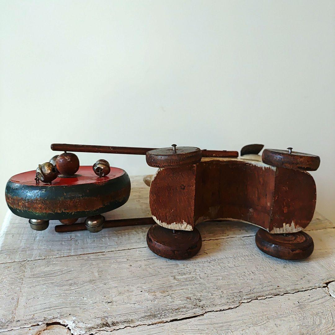 アンティーク木製犬型おもちゃ 鈴付き