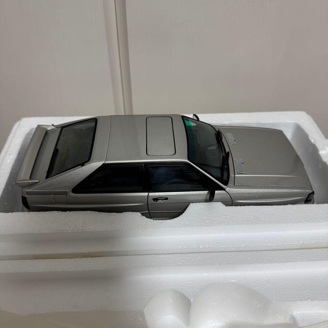 ミニカー AUTOart Audi sport Quattro 1988 1/18