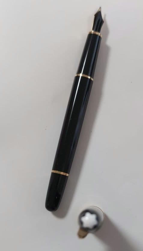 モンブラン　万年筆　黒　未使用　レザーケース