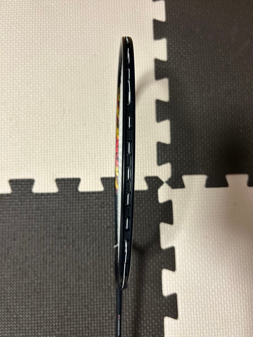 超美品　廃盤品ヨネックス　ナノフレア800 4UG6