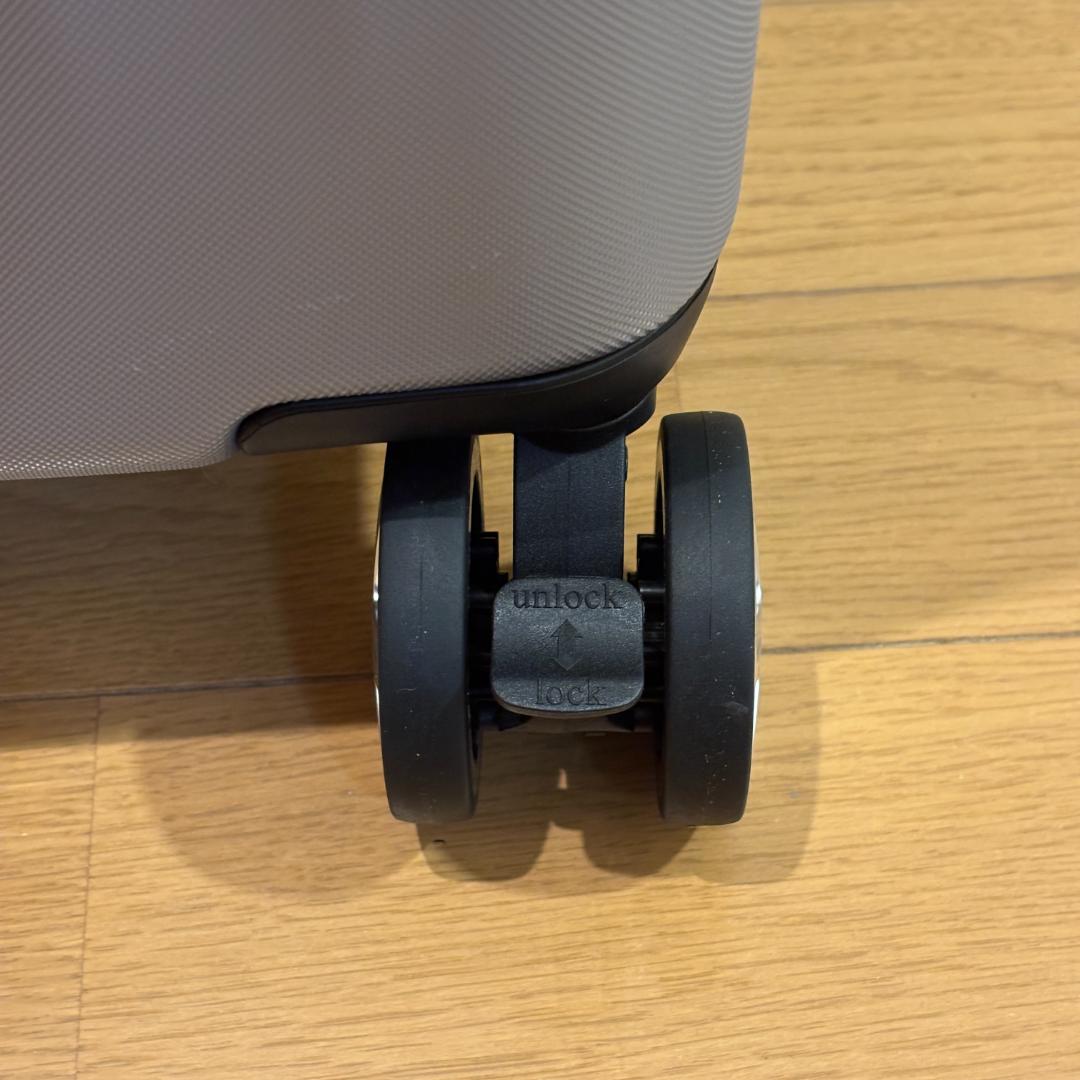 新品半額 日本ブランド スーツ キャリーケース Mサイズ 68L シルバーグレー