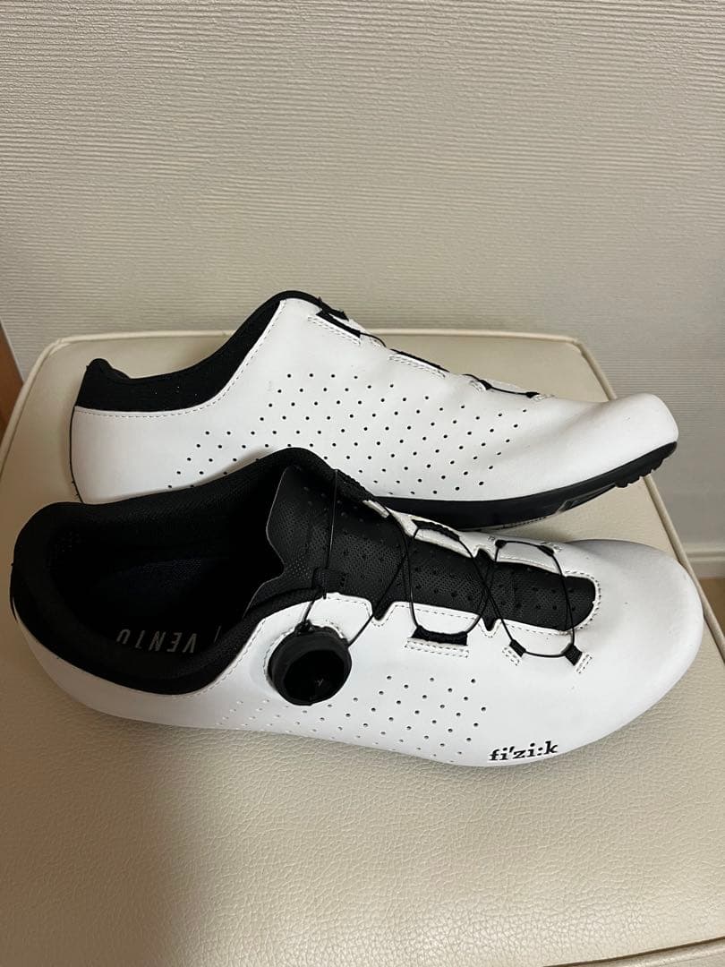 fi'zi:k VENTO OMN シューズ ホワイト/ブラック サイズ44