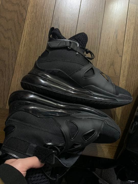 ナイキ　ジョーダン ハイカット　スニーカー