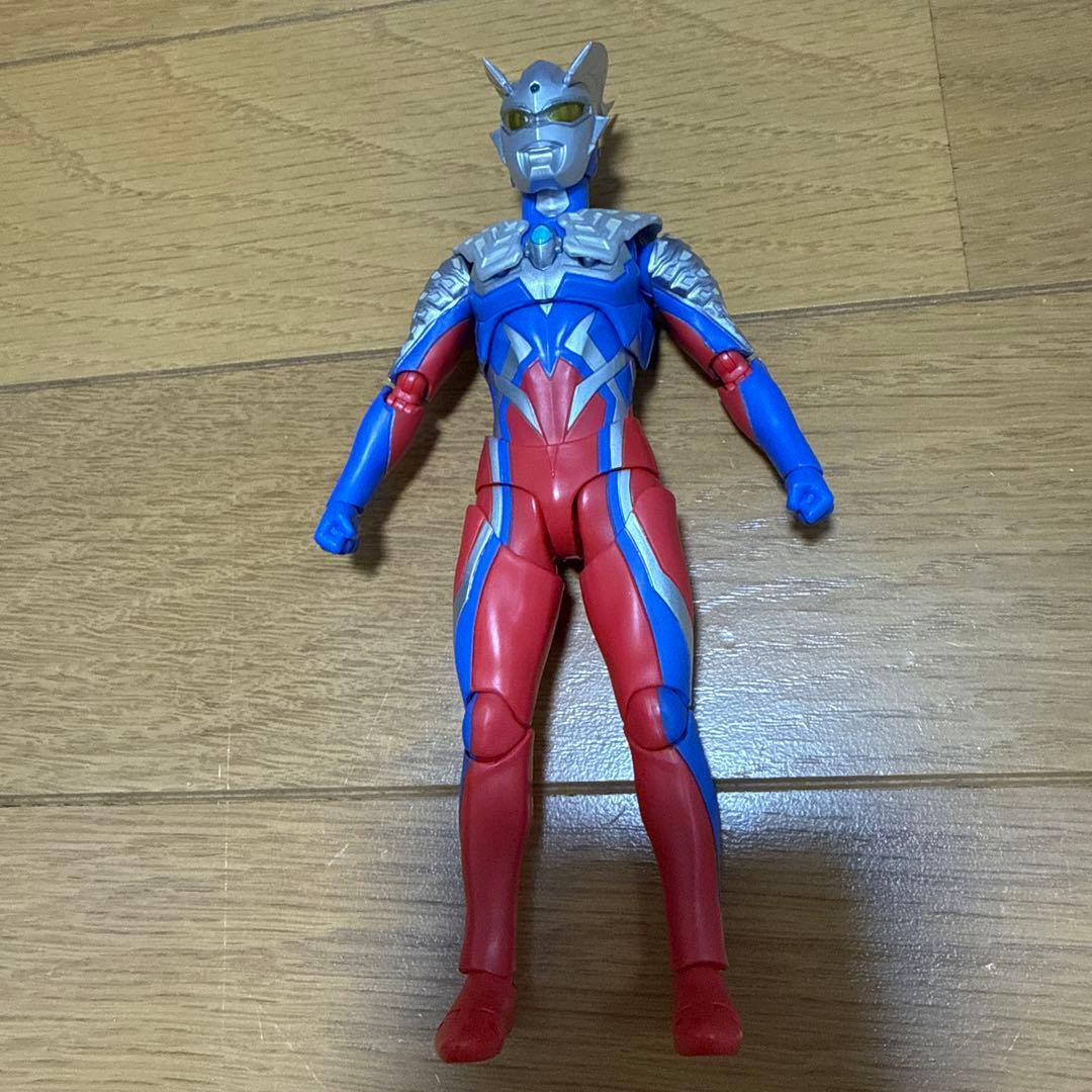 S.Hフィギュアーツ　テクターギアゼロ　ウルトラマンゼロ