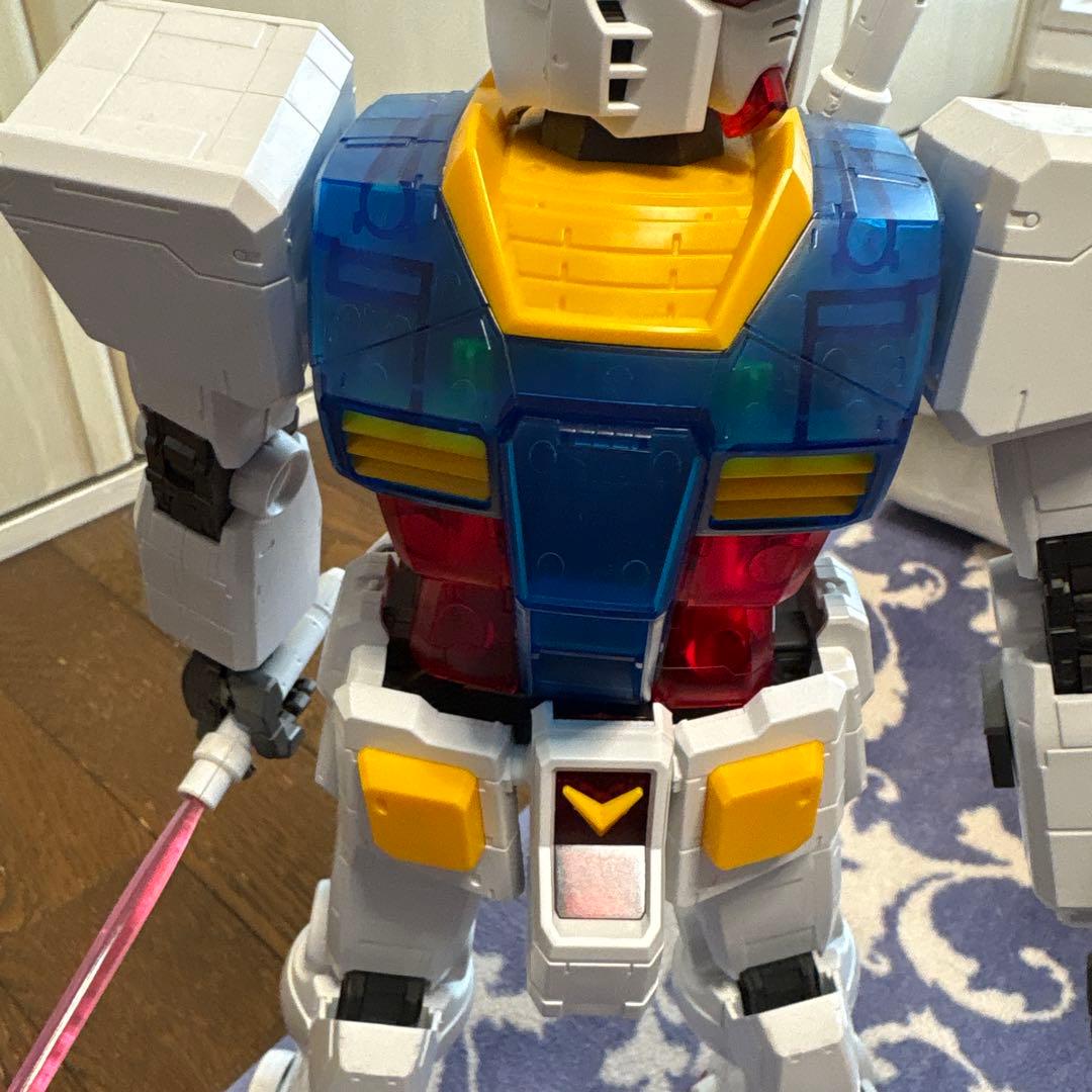 1/48 メガサイズRX-78-2 ガンダム クリアバージョン)完成品