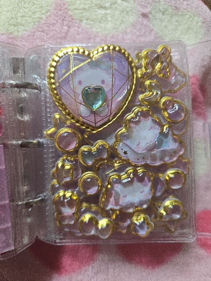 【完成品】シール帳 キティ サンリオ ボンドロ うるちゅる 正規品