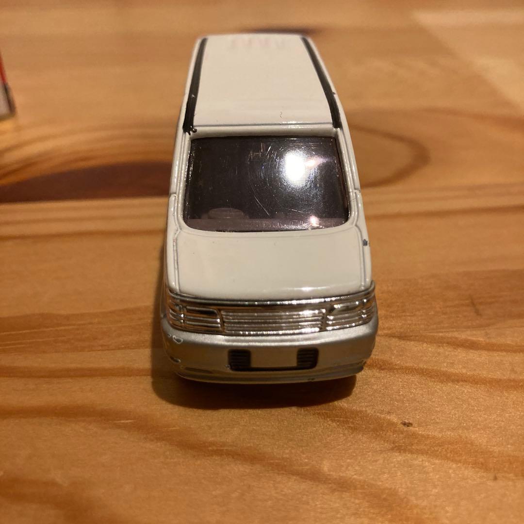 トミカ　エルグランド