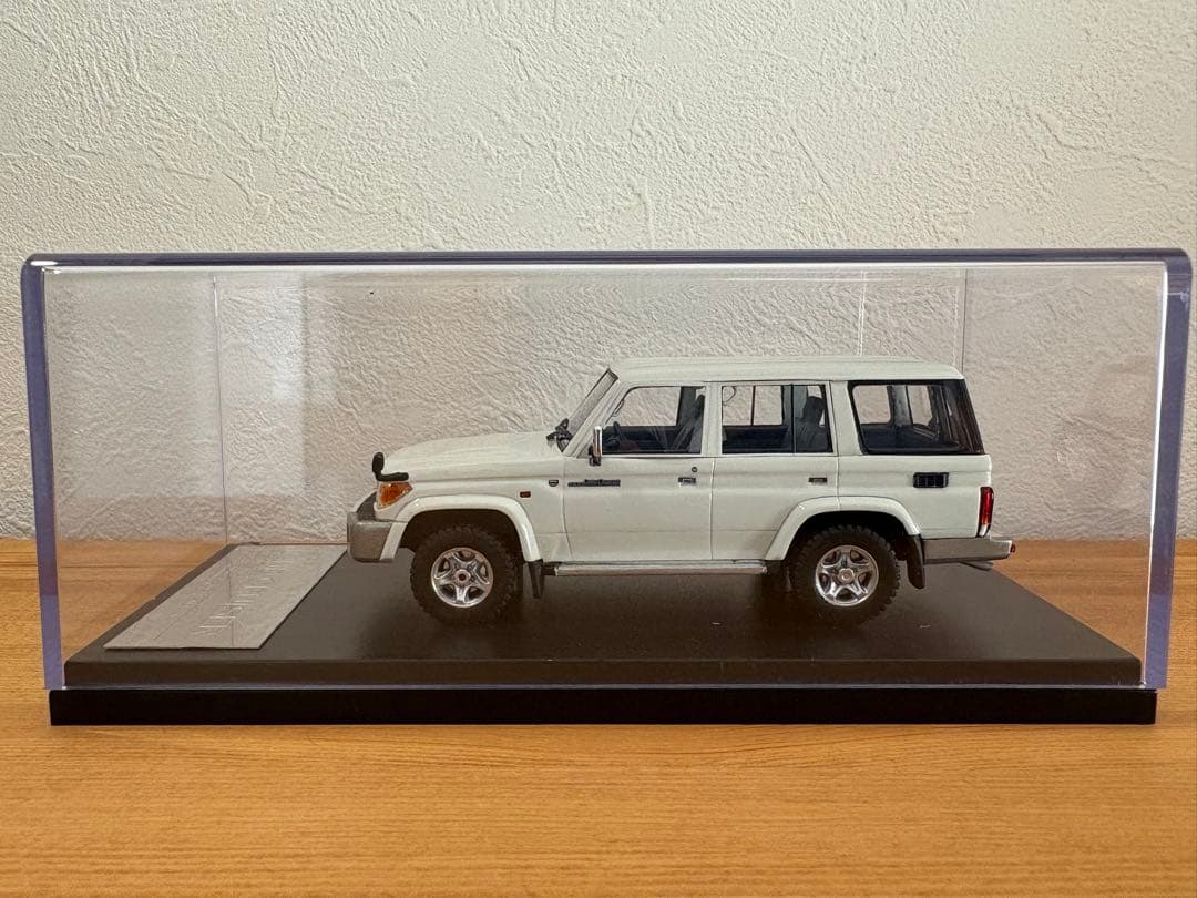 ハイストーリー　ランドクルーザー70 VAN 2014 ホワイト