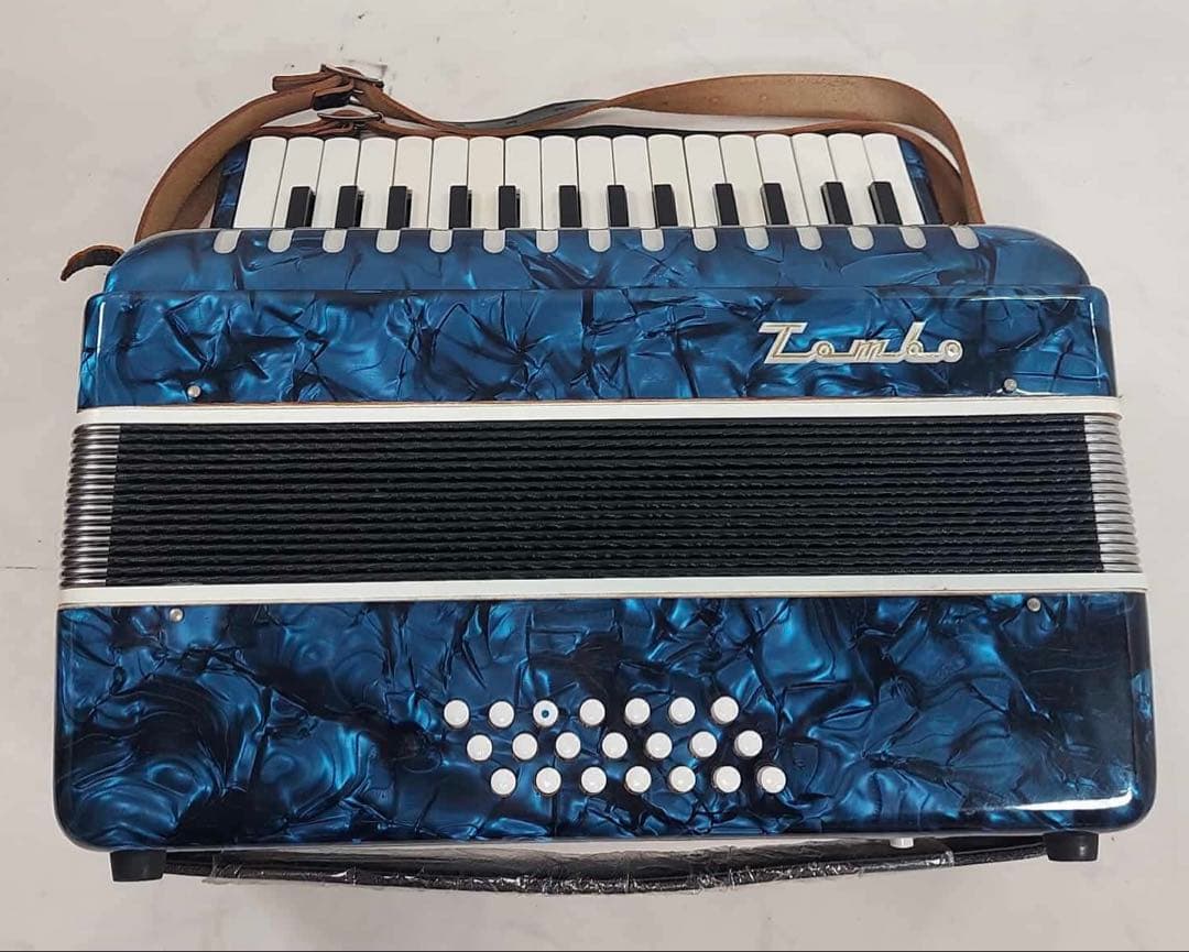 【訳あり品】TOMBO アコーディオン 30鍵盤 No.211 ハードケース付き