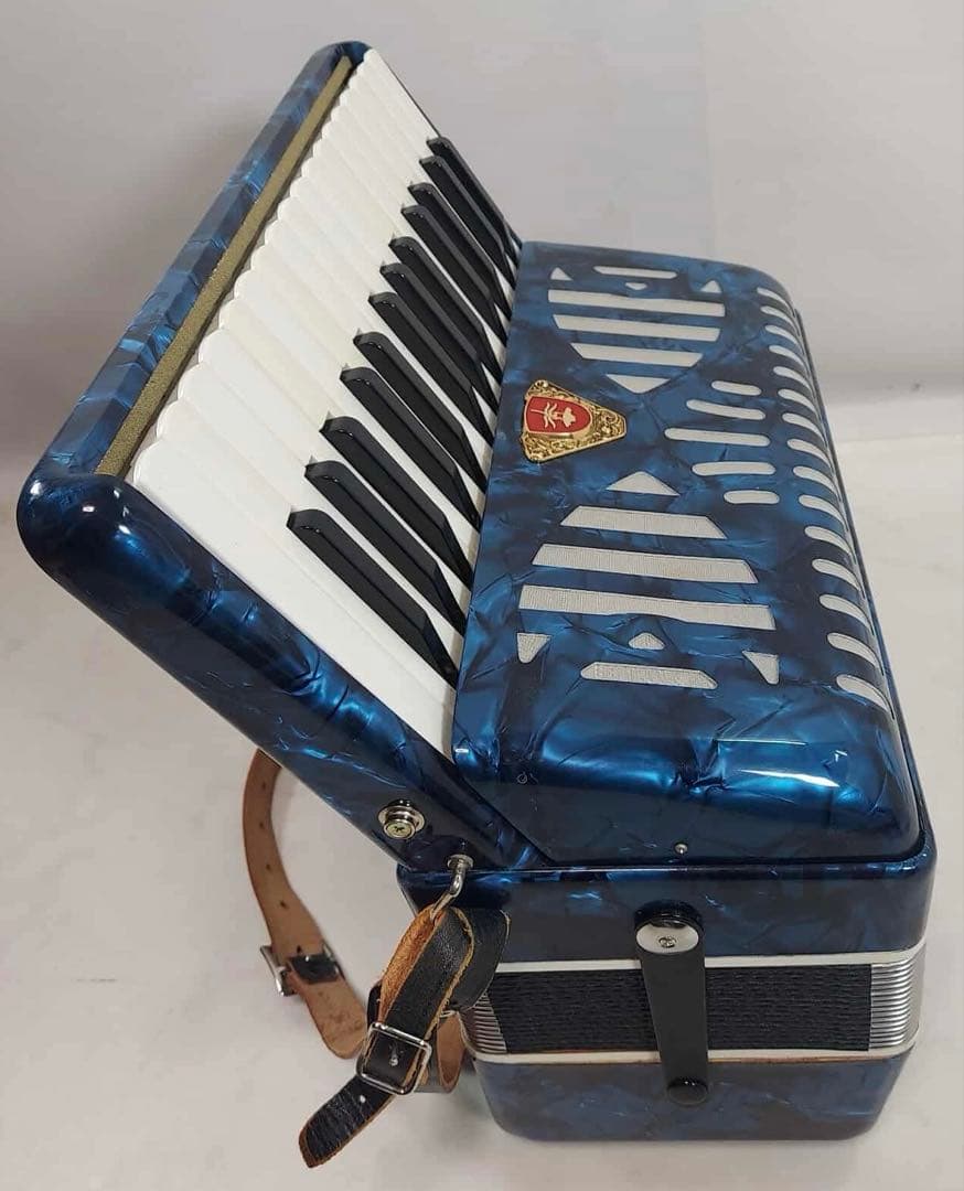 【訳あり品】TOMBO アコーディオン 30鍵盤 No.211 ハードケース付き