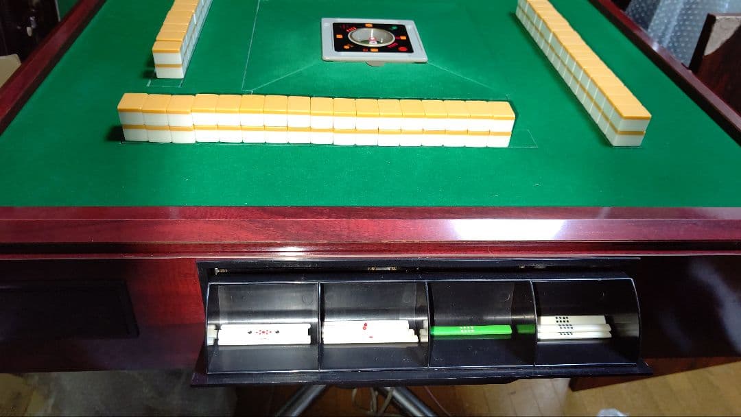 【メルカリ】全自動麻雀卓 アモスGABIN 雀ピォン枠