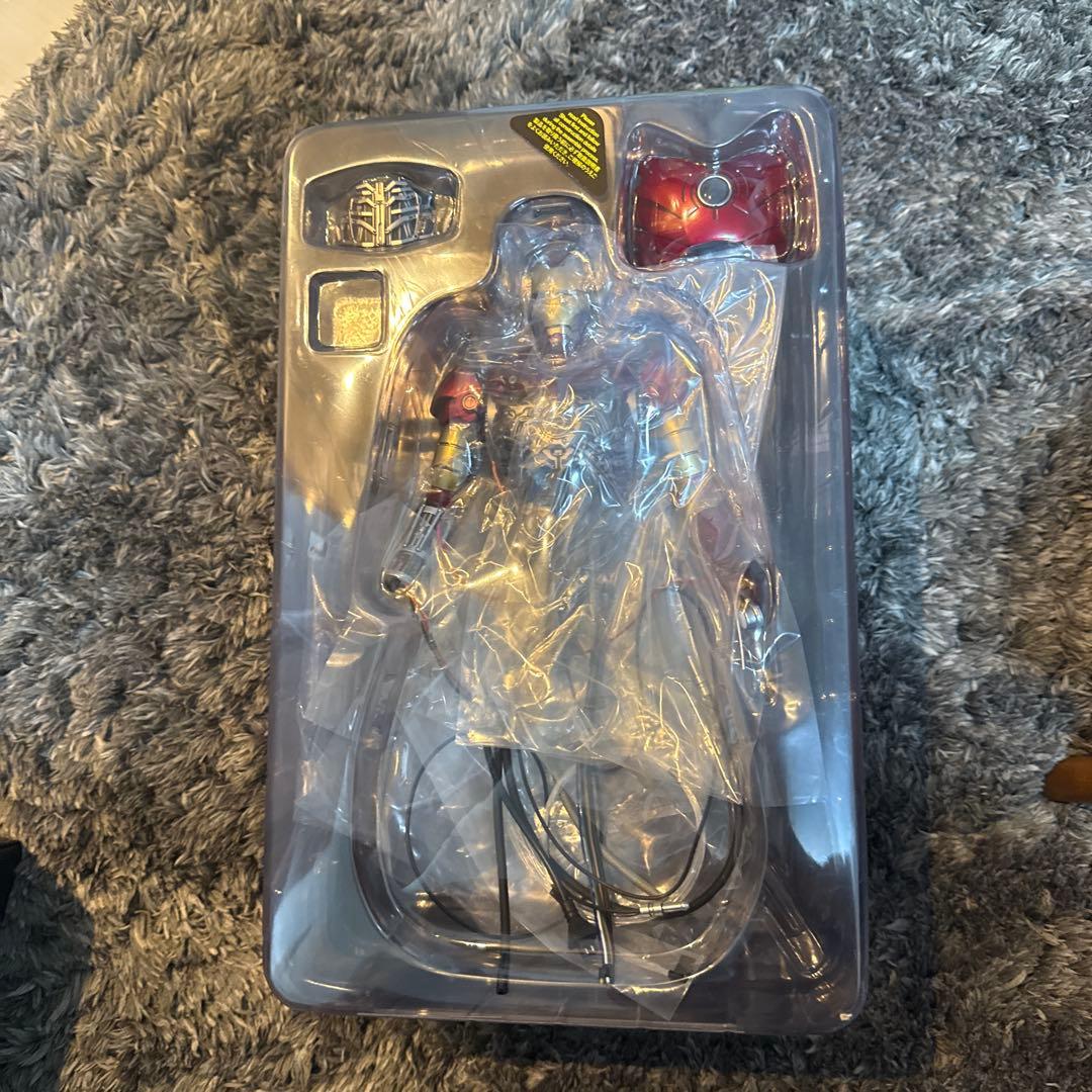 アイアンマン マーク3 コンストラクションバージョン　ホットトイズ