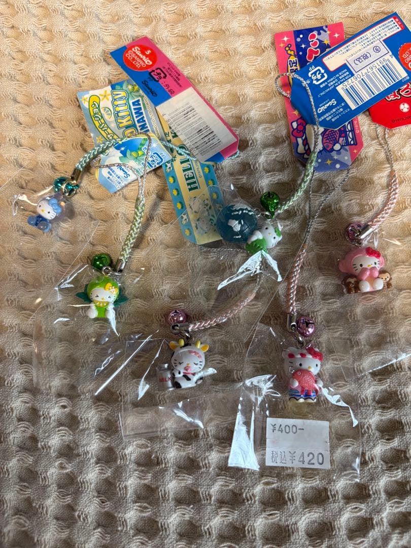 ご当地キティ　根付けストラップ等　61点　まとめ売り