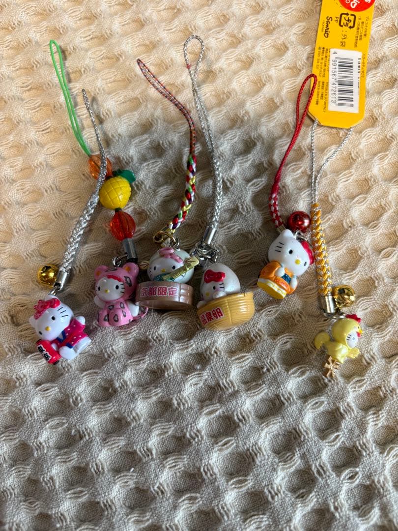 ご当地キティ　根付けストラップ等　61点　まとめ売り