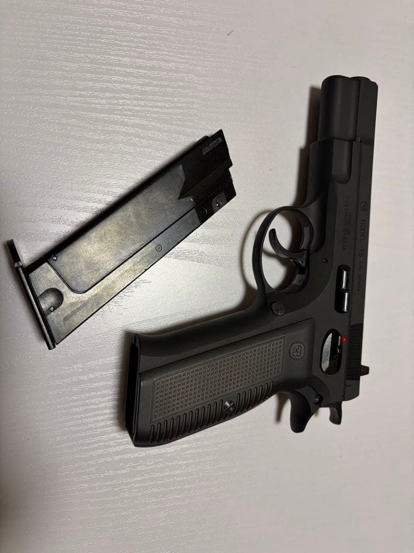 赤*人様 Marushin CZ75 ガスガン