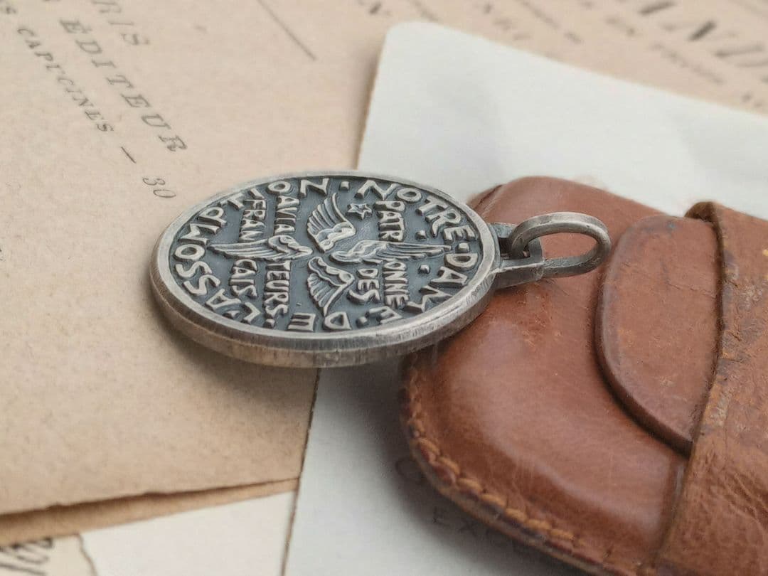 【希少】1930年代前後頃 フェルナン・ピィによる聖母の被昇天シルバー色メダイ