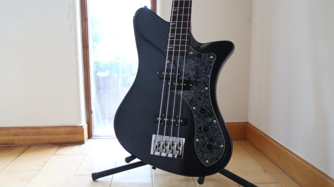 RYOGA SKATER BLACK BASS ベース　中古