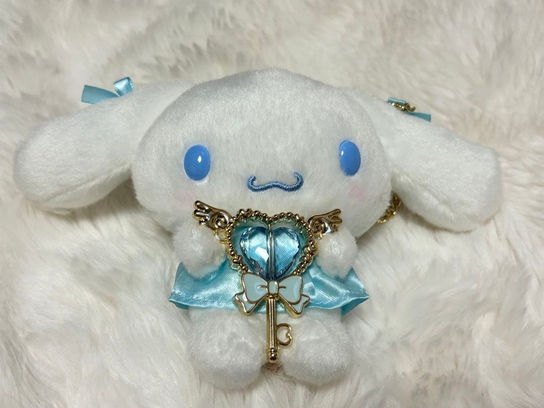 シナモン　シナモロール　ぬいぐるみ　バッグチャームKEY