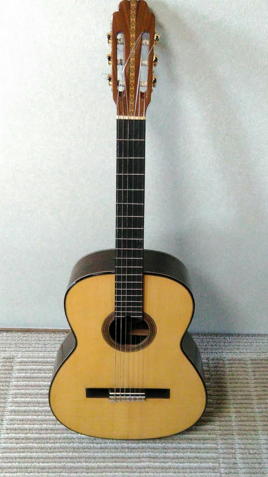 輸入クラシックギター・フェルナンデス