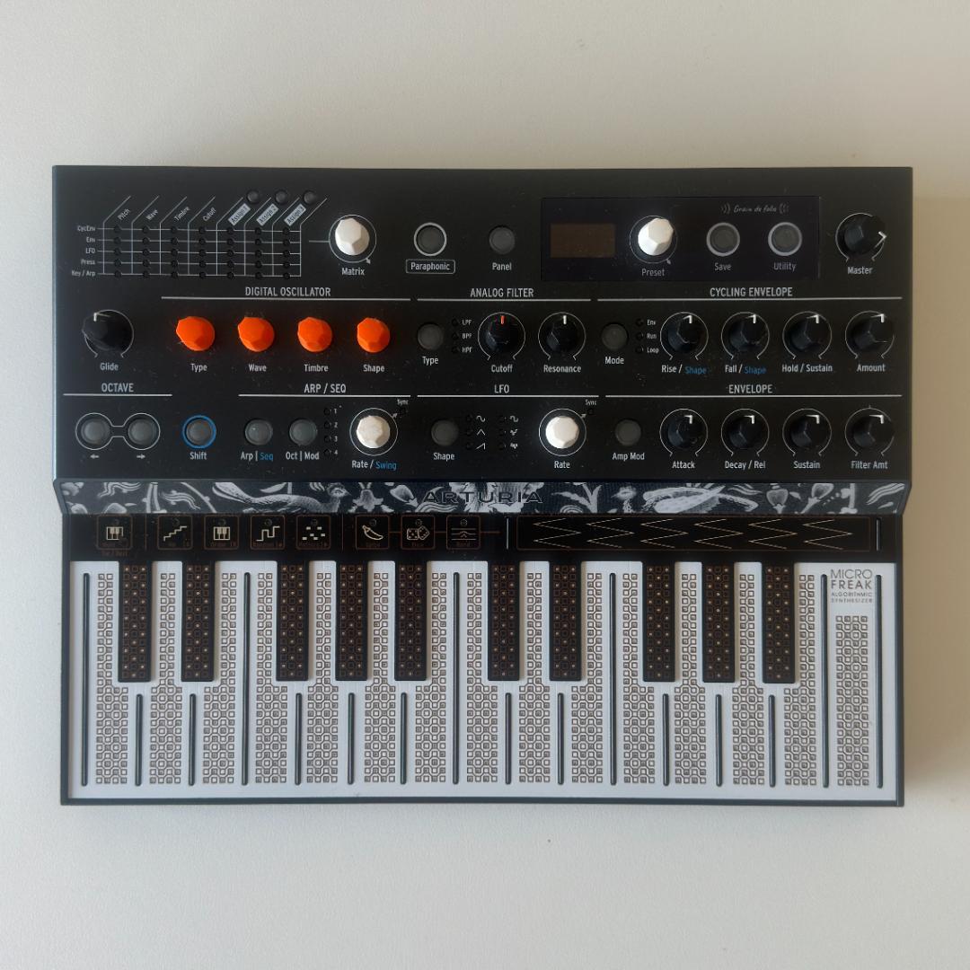 鍵盤楽器 Arturia Microfreak
