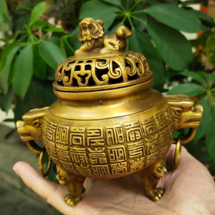 ライオンの炉です 銅製 工芸品 美術品 置物