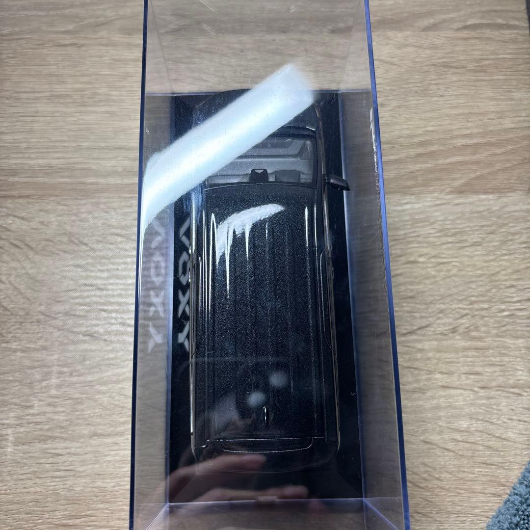 【送料無料】トヨタ ヴォクシー ブラック 1/30カラーサンプルミニカー