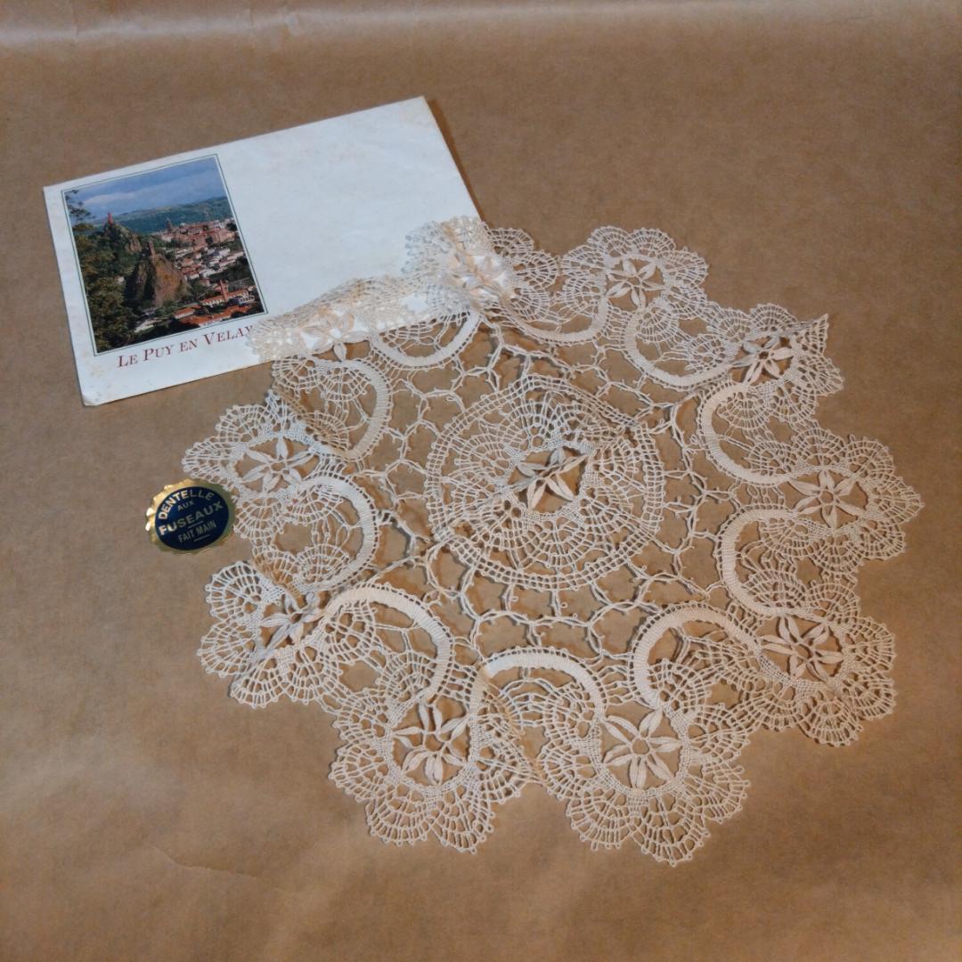 フランス　ル・ピュイ　ボビンレース　ドイリー　手編み