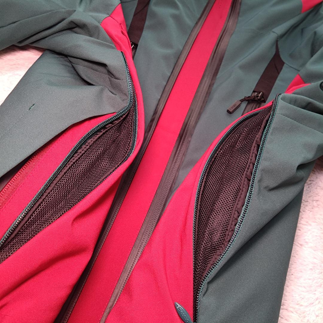 さ*と様 極美品デサント、大きいＬ、高機能、ポケット多数、脇下ベンチレーション、